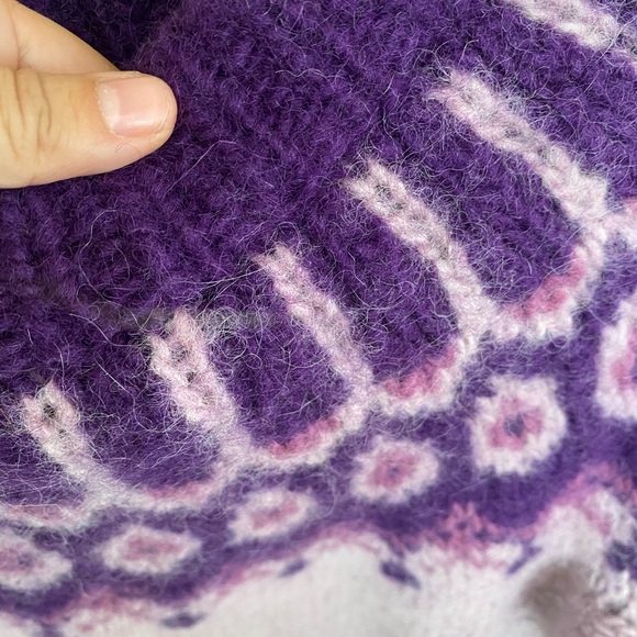 Beautiful purple 100% wool sweater - Picture 2 of 4